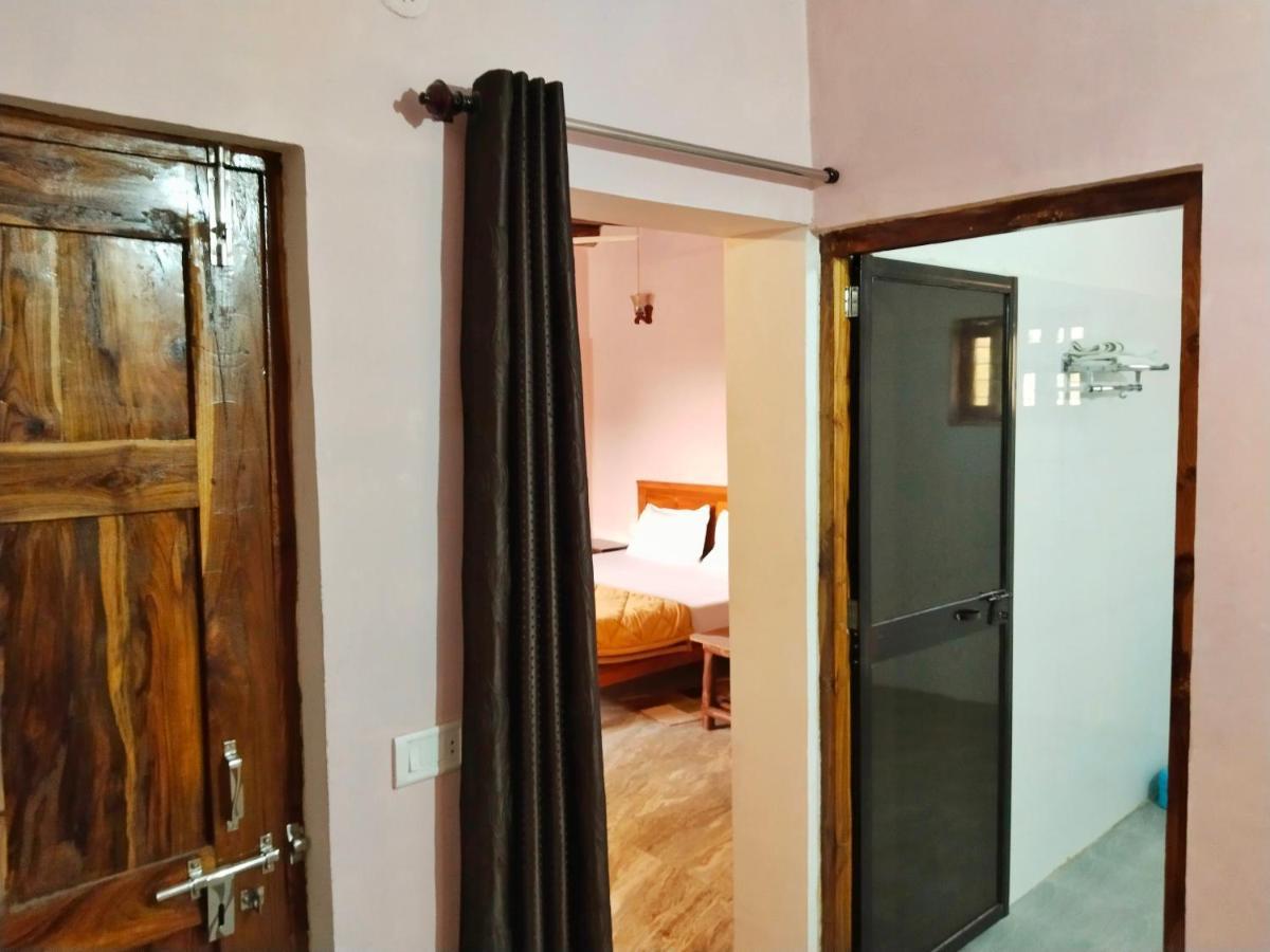 Sadhna Sadan Homestay Panna Madla Extérieur photo