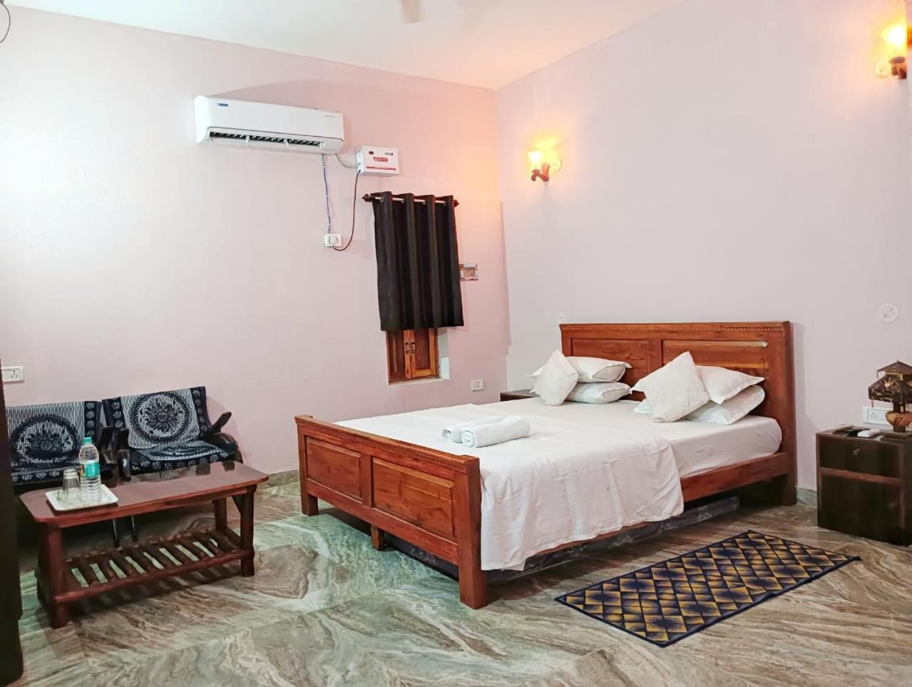 Sadhna Sadan Homestay Panna Madla Extérieur photo